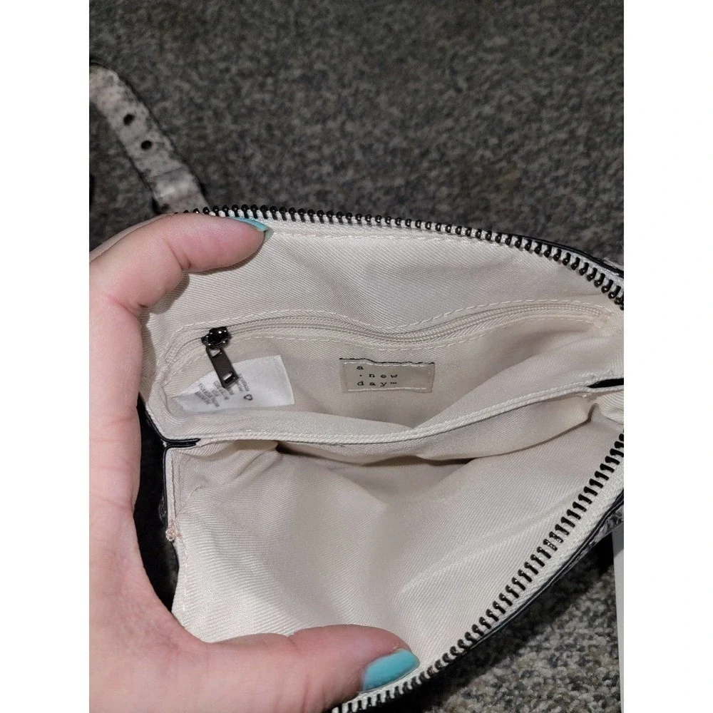 NWT Purse snakeskin print
